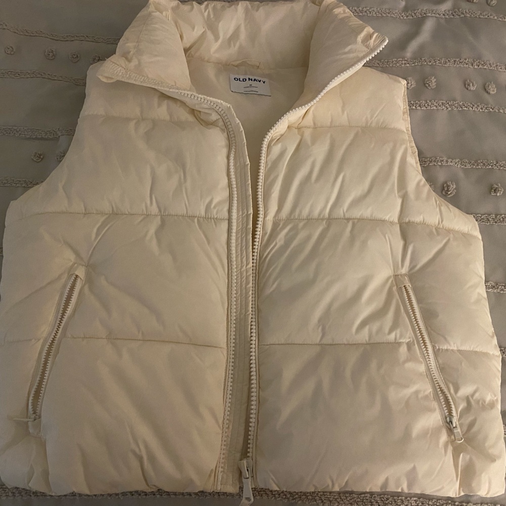 Old navy water resilient puffer vest (cream color)